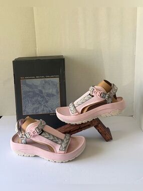 TEVA HURRICANE AMPSOLE VOLT REVIVE ALL GENDER SANDAL PINK Mens 12 Women’s 14 New